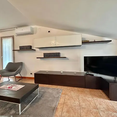 Casa Giulian - View & Comfort Apartman Gera Lario